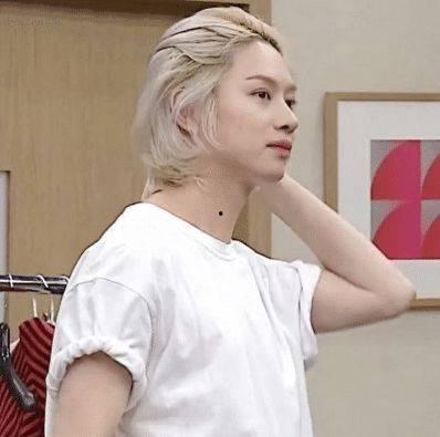 明星化妆成邱淑贞,明星化妆惊艳再现经典女神风采